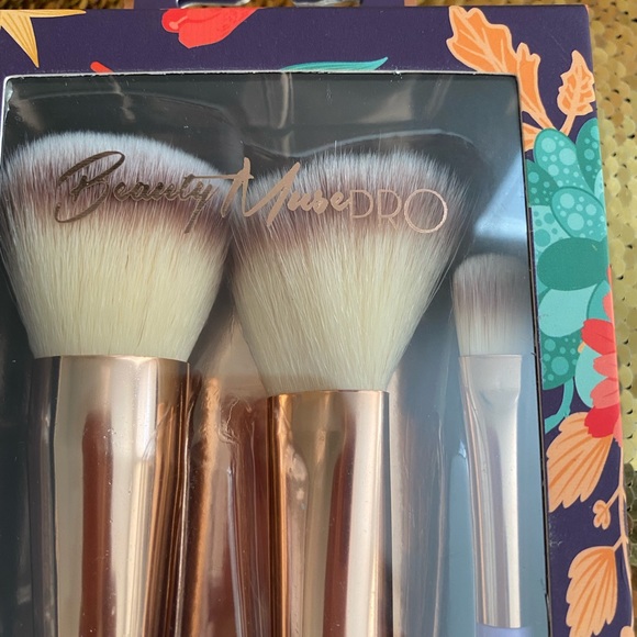 Beauty Muse Pro Set of 3 Pro Contour Brushes - Picture 4 of 9